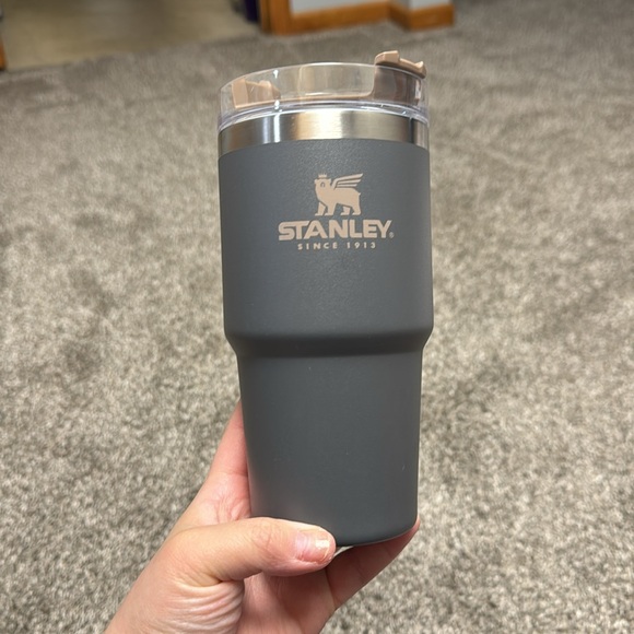 Stanley tumbler - Picture 3 of 5